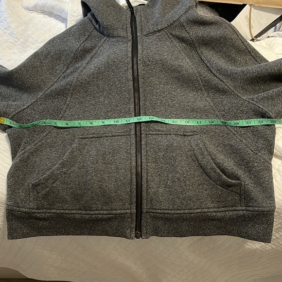 Lululemon M/L women’s scuba cropped zip hoodie in charcoal - Picture 7 of 8
